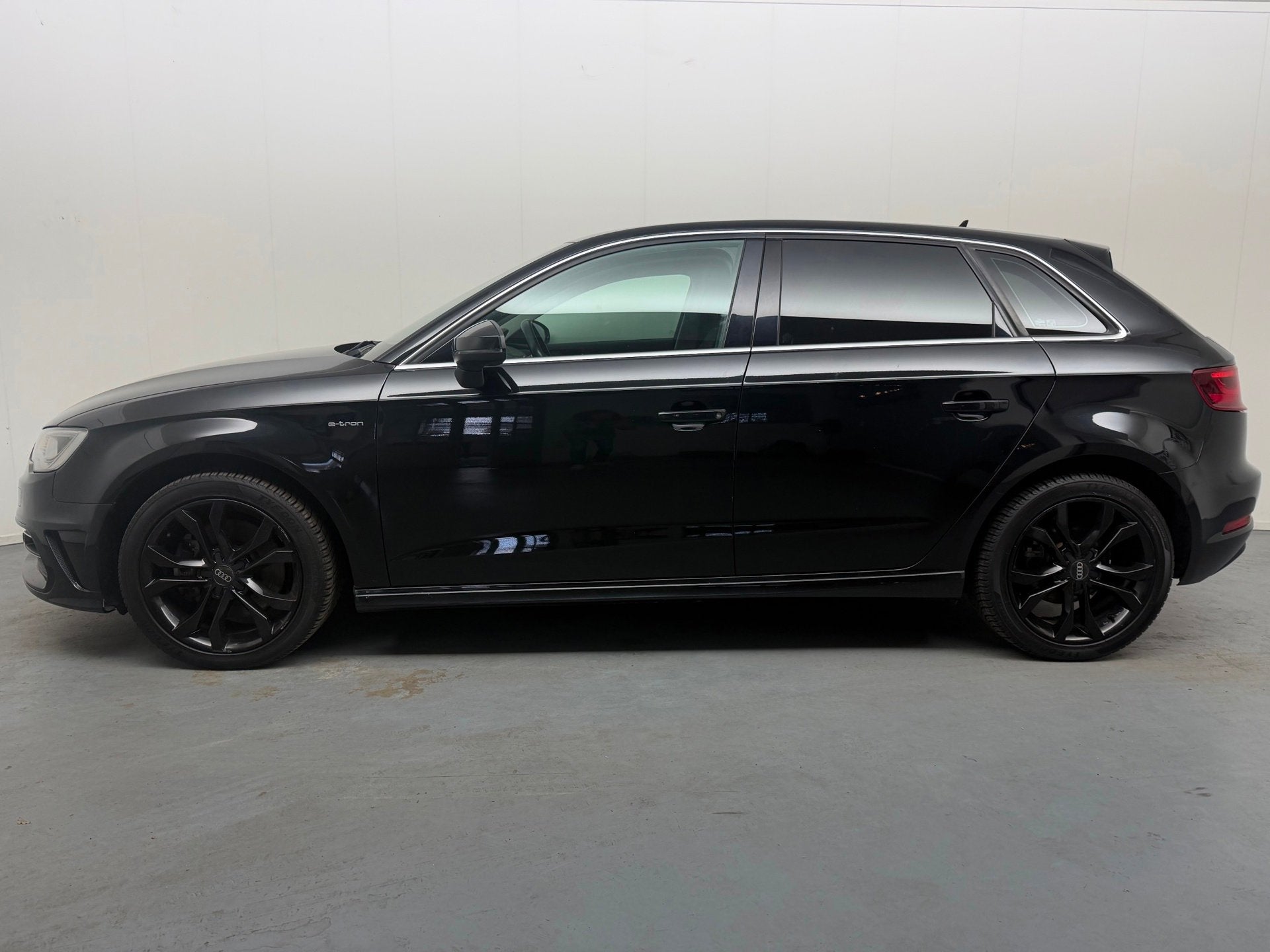 Audi A3 Sportback 1.4 e-tron PHEV Attraction Pro Line plus, 8 kWh, Stof, Gebruikt, Euro 6