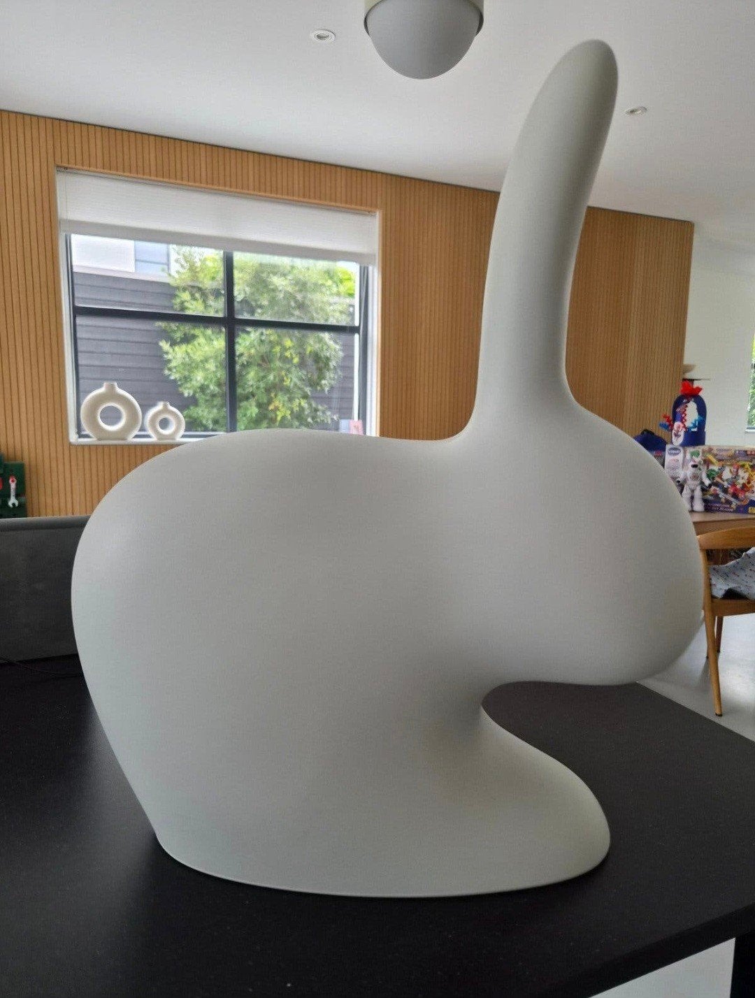 Qeeboo Rabbit Chair Baby grijs design stoel, Ophalen, Zo goed als nieuw, Grijs, Kunststof