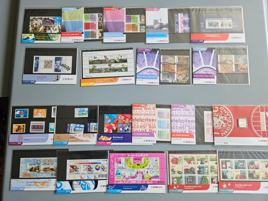 Postzegelmapjes jaar 2001 compleet zie beschrijving, Postzegels en Munten, Postzegels | Nederland, Postfris, Na 1940, Ophalen of Verzenden