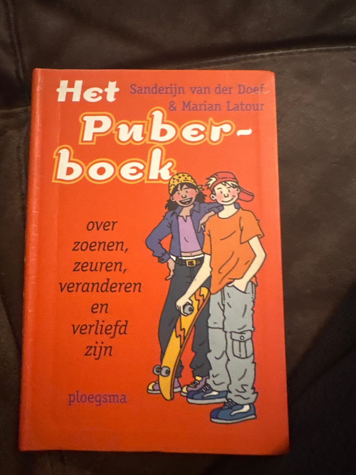 Het Puberboek: Over zoenen, zeuren en verliefd zijn, Boeken, Ophalen of Verzenden, Gelezen, Non-fictie