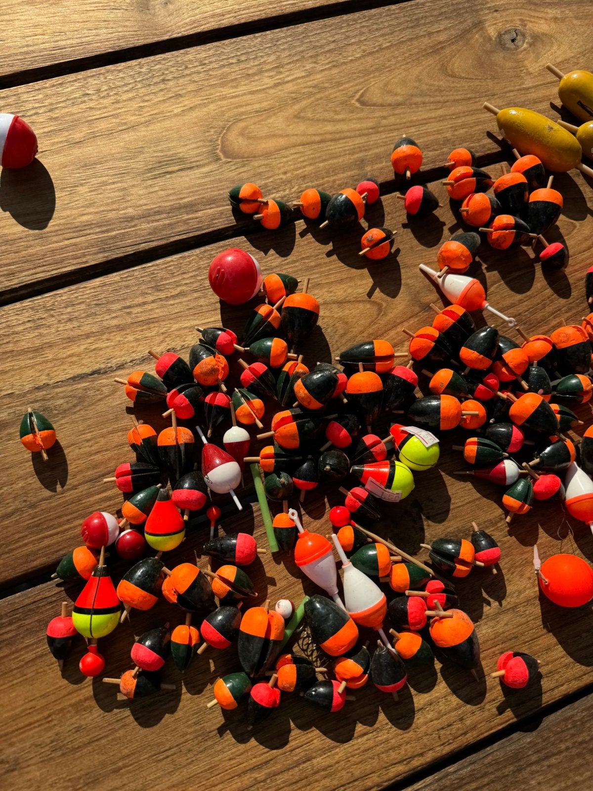 146 x nieuwe dobbers , snoek , baars , paling etc etc, Ophalen of Verzenden, Nieuw, Dobber of Lood