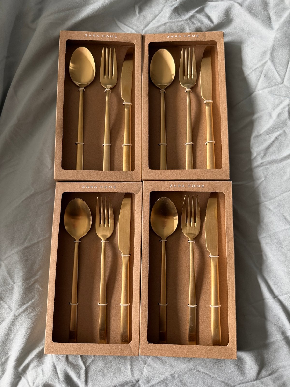 Zara Home bestekset goudkleurig - 4 sets van 3 stuks, Bestekset, Overige typen, Nieuw, Ophalen of Verzenden