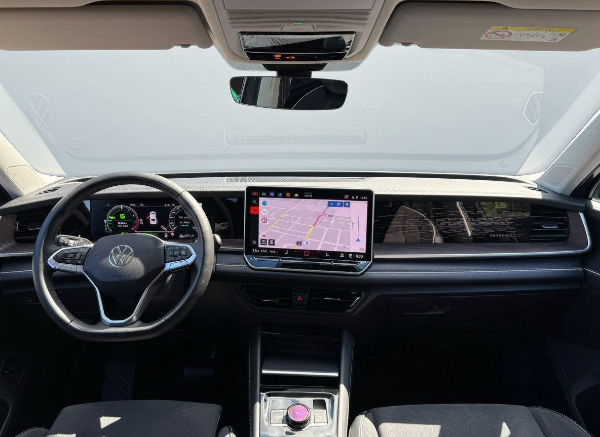 Volkswagen Tayron 1.5 eHybrid PHEV 204PK ELEGANCE 360CAMERA/, Auto's, 12 maanden, Zwart, 4 cilinders, Leder en Stof