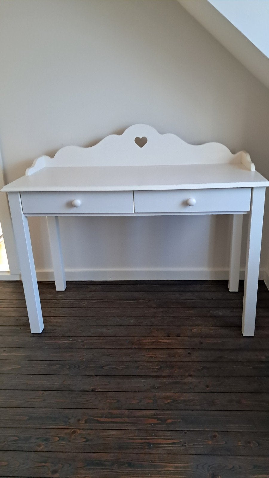 Wit houten bureau met hartje en lades, Ophalen, Gebruikt, Landelijk, Romantisch, 50 tot 100 cm