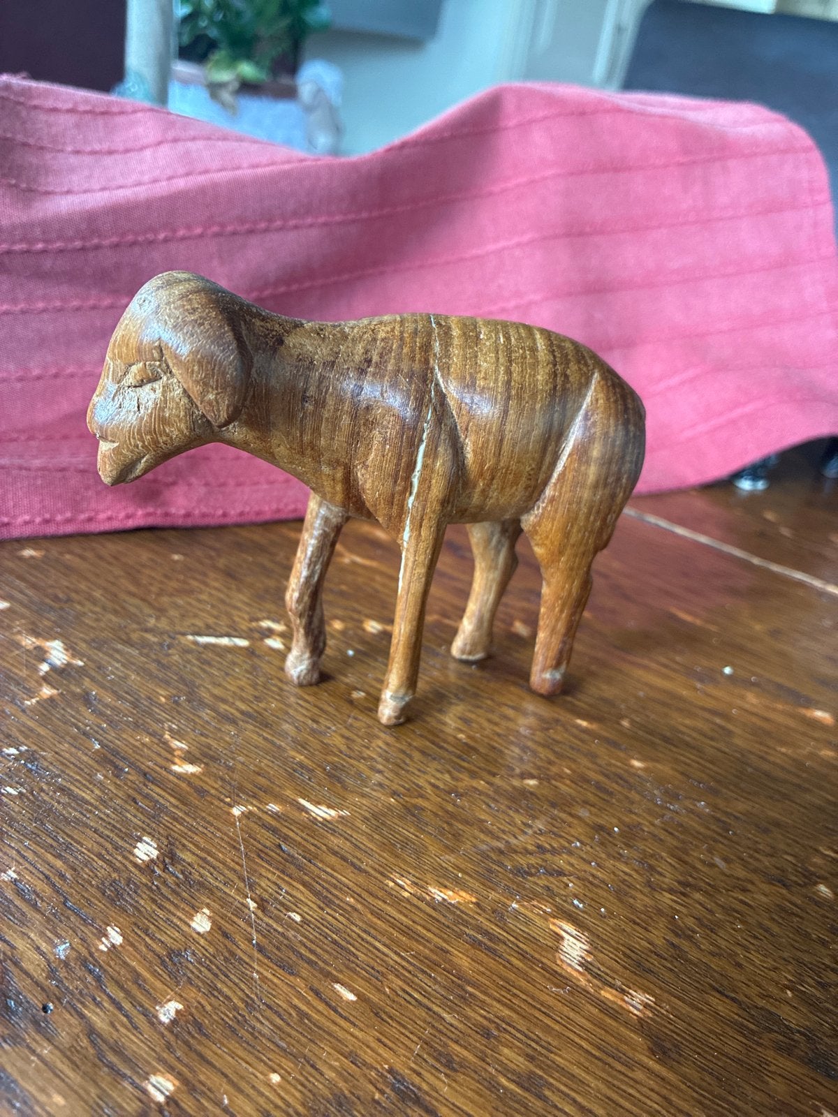 Houten schaapje - Handgesneden decoratie, Ophalen of Verzenden, Gebruikt, Dier