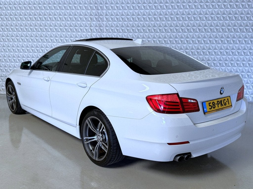 BMW 5-serie 523i Executive Automaat / MOOIE AUTO! (2011), Euro 5, Gebruikt, 2000 kg, Origineel Nederlands