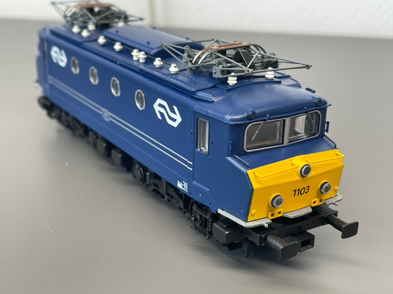 Roco 62581 NS serie 1100 met botsneus, Ophalen of Verzenden, Roco, Gelijkstroom, Locomotief