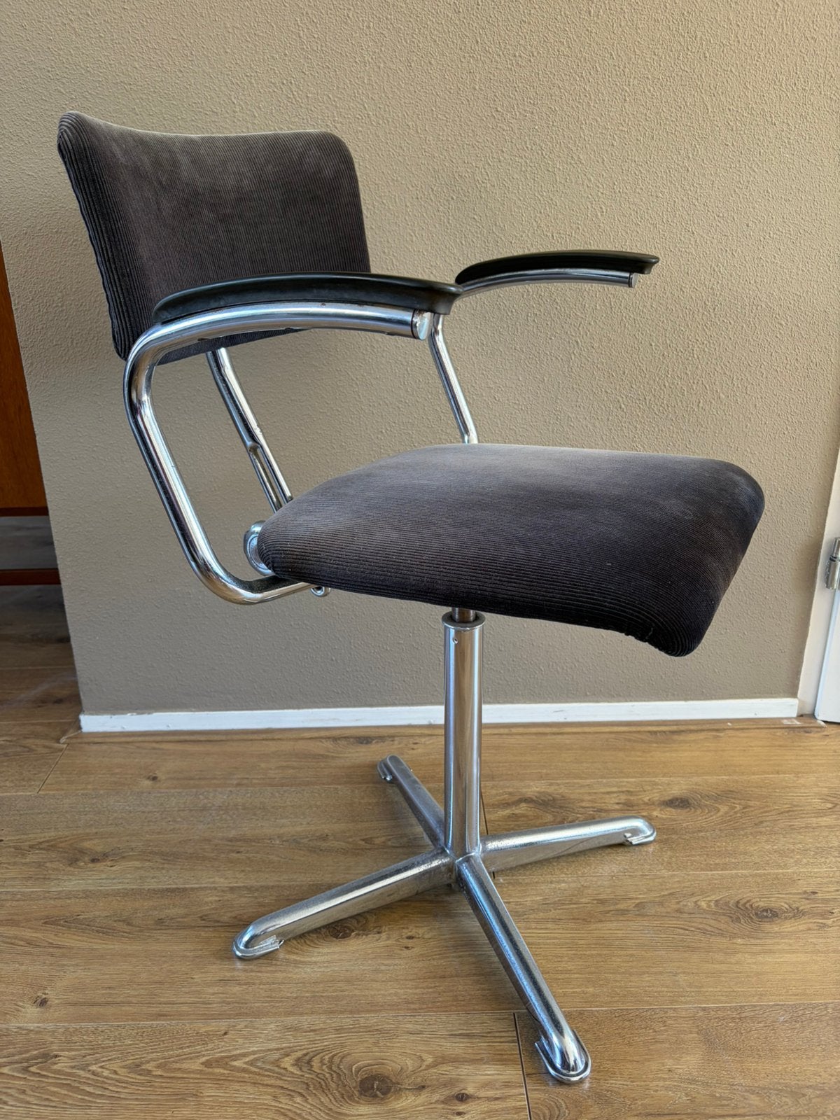 Friso Kramer Ahrend de Cirkel midcentury bureaustoel, Huis en Inrichting, Ophalen, Zo goed als nieuw, Zwart