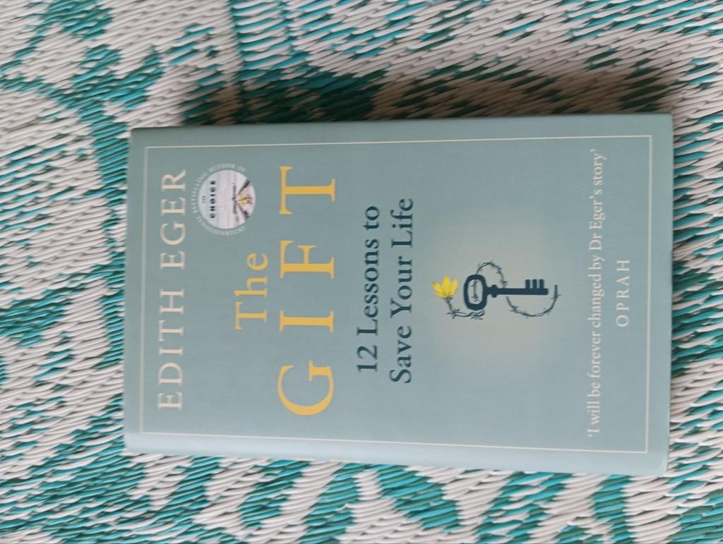 Boek The Gift, Edith Edger. Engelse  versie, Boeken, Literatuur, Zo goed als nieuw, Ophalen of Verzenden
