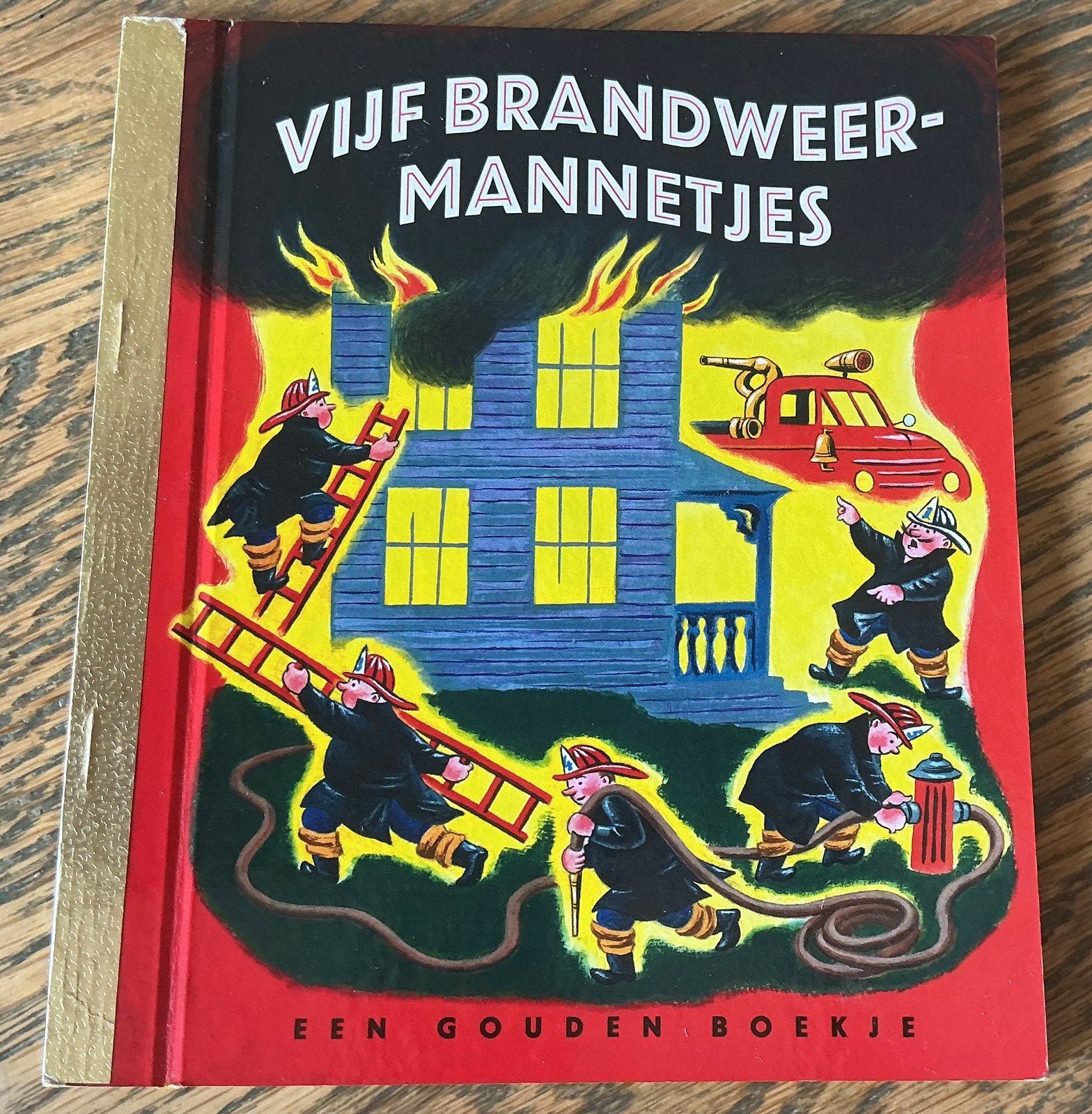 Een gouden boekje Vijf brandweermannetjes, Ophalen of Verzenden, Zo goed als nieuw