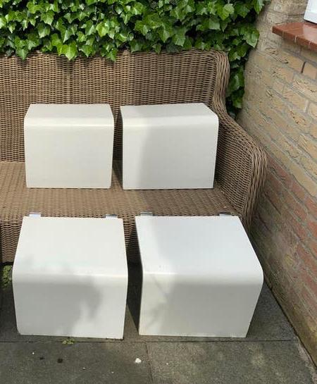 4x Auping Auronde aanhangtafeltjes, 34,5cm hoog, wit, Ophalen, Gebruikt, Tweepersoons, Crème