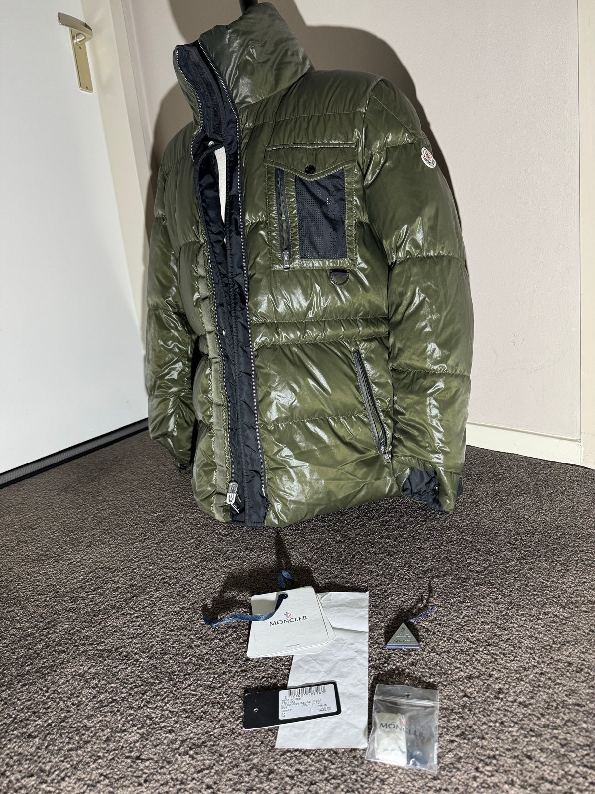Originele Moncler winterjas maat XL (52) met aankoopbon, Kleding | Heren, Ophalen of Verzenden, Zo goed als nieuw, Maat 56/58 (XL)