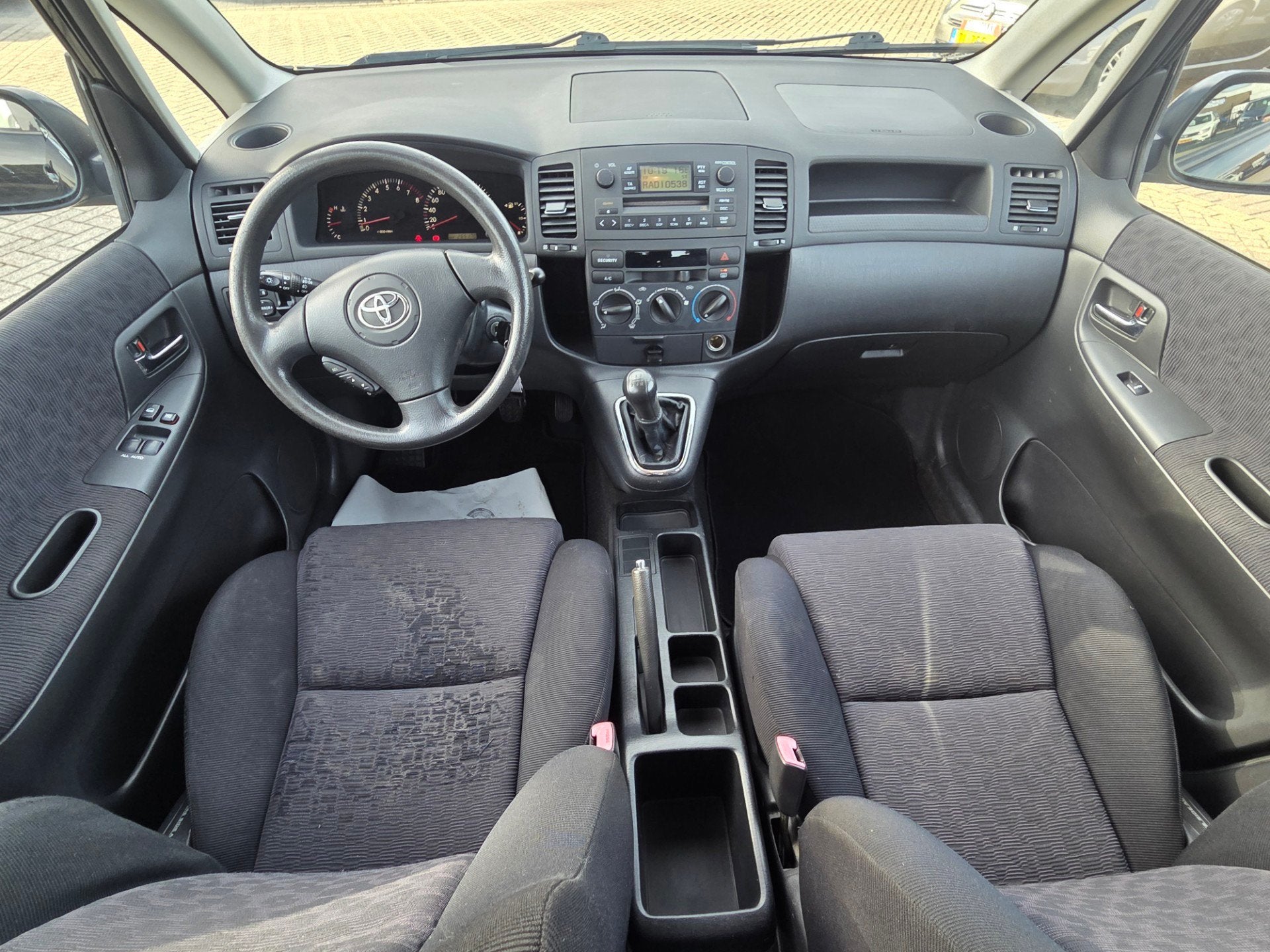 Toyota Corolla Verso 1.6 VVT-i AIRCO/TREKHAAK/CRUIS CONTR, Auto's, Voorwielaandrijving, 450 kg, Gebruikt, 4 cilinders