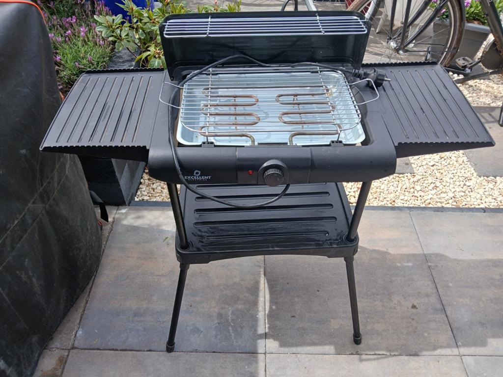 Excellent elektrische barbecue met standaard, Ophalen, Gebruikt, Excellent