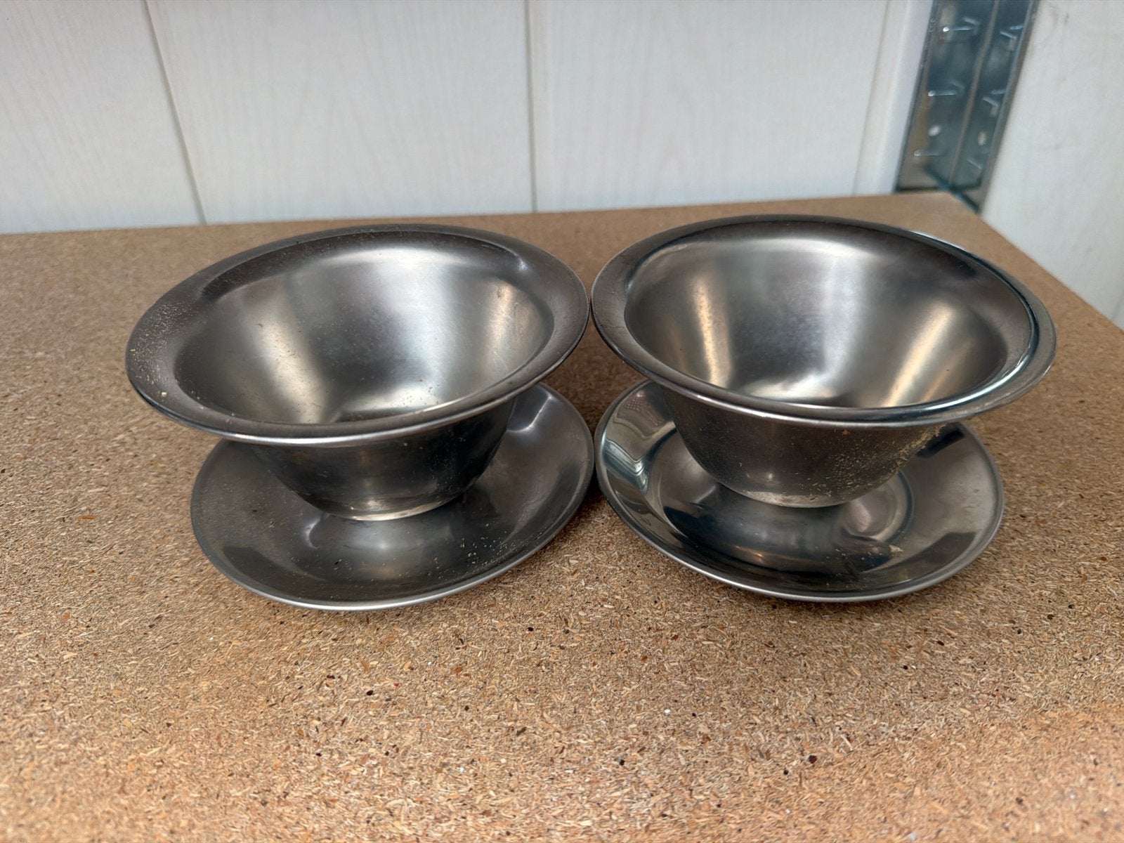 2 RVS schaaltjes met schotel - dessert/saus, Ophalen