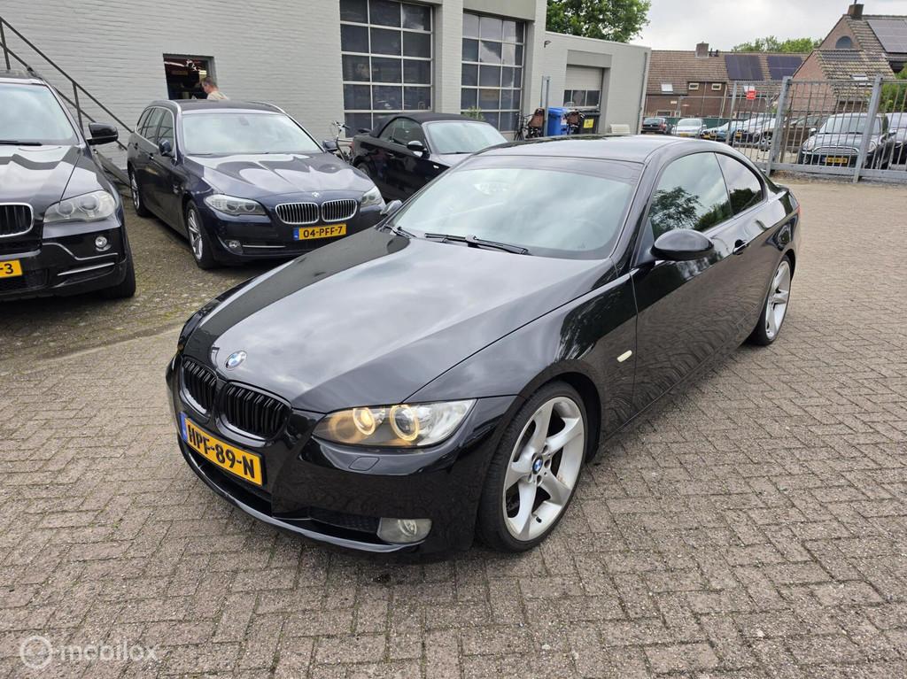 BMW 3-serie E92 Coupé 320i Introduction Motorschade/Defect, Auto's, Achterwielaandrijving, 1995 cc, Zwart, 4 cilinders