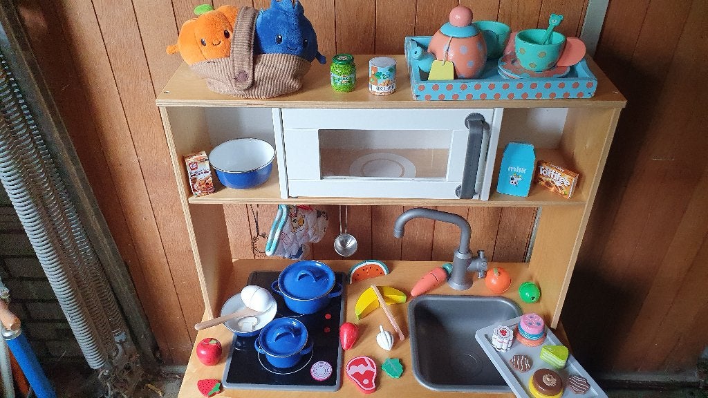 Duktig Speelkeuken inkl. serviesje, pannen, kookgerei, gebak, Ophalen, Zo goed als nieuw, Hout, Speelkeuken