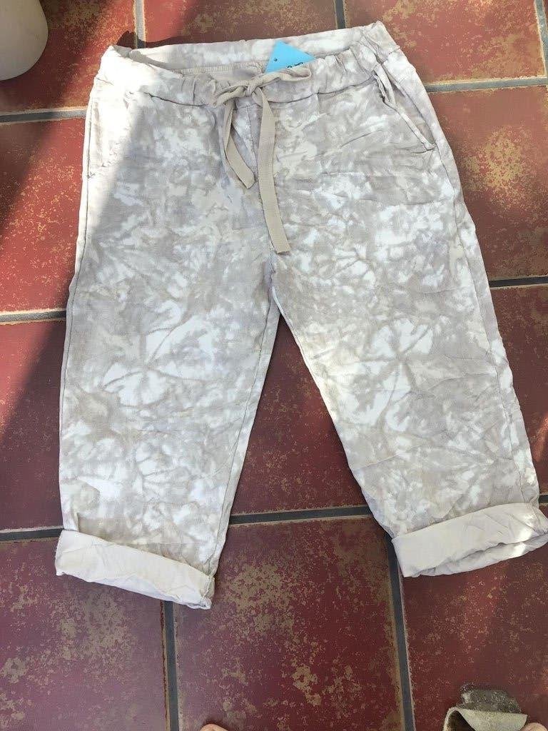 Mooie 3 kwart broek   one size   ecru, Maat 38/40 (M), Beige, Nieuw, Ophalen of Verzenden