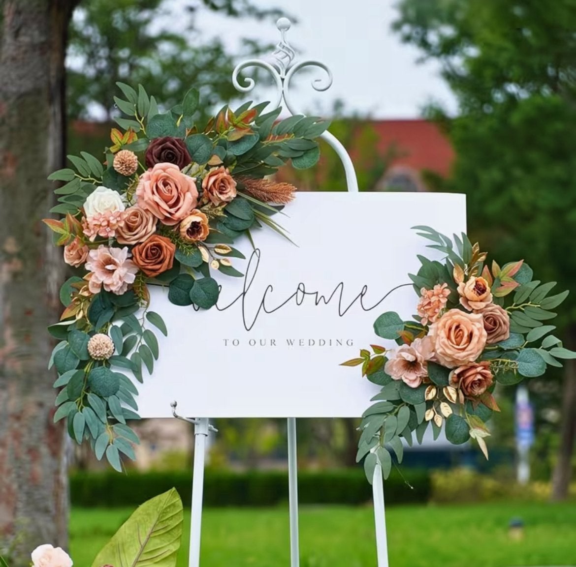 Bloemstukken 2 stuks: 25,- wit of zalm kleurig, te koop., Ophalen of Verzenden, Nieuw