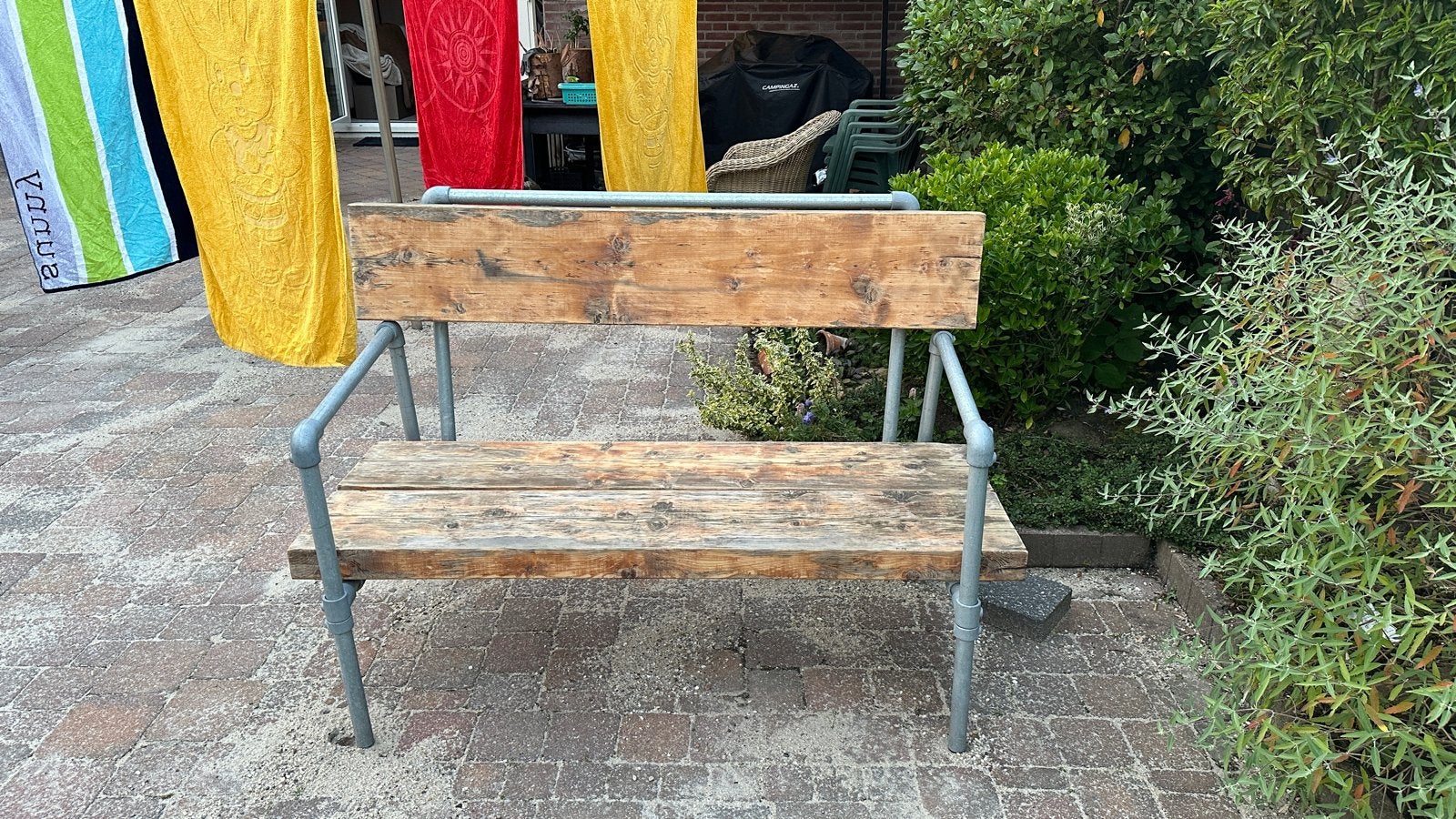 Stevige tuinbank van hout en metaal - zelf beitsen, Ophalen, Nieuw, Hout