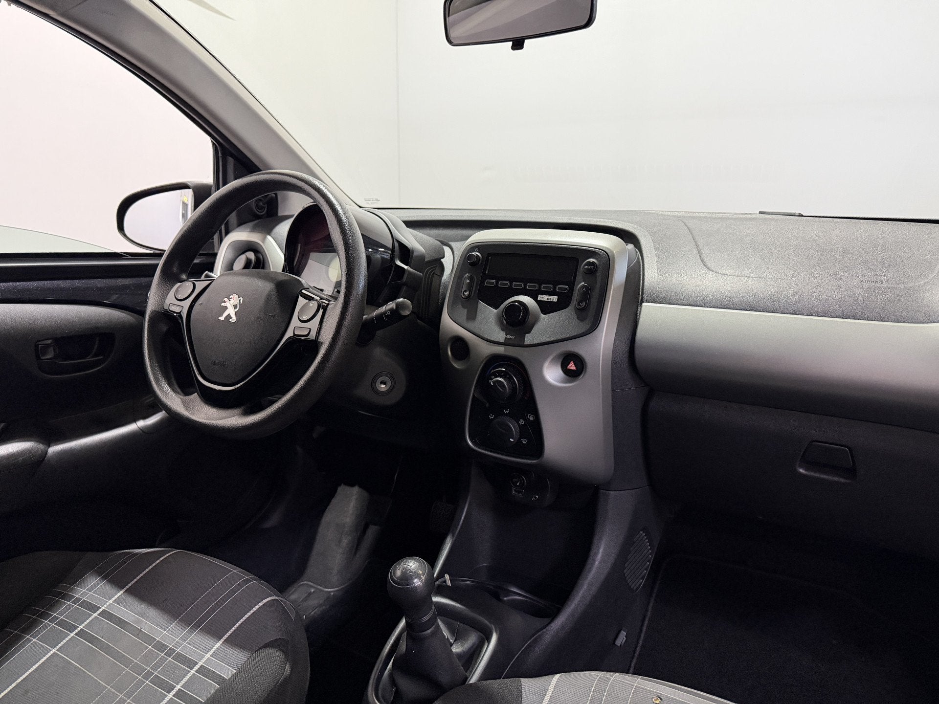 Peugeot 108 1.0 e-VTi Active - 5 drs. - Bluetooth / Radio, Auto's, Voorwielaandrijving, Gebruikt, Euro 6, 4 stoelen