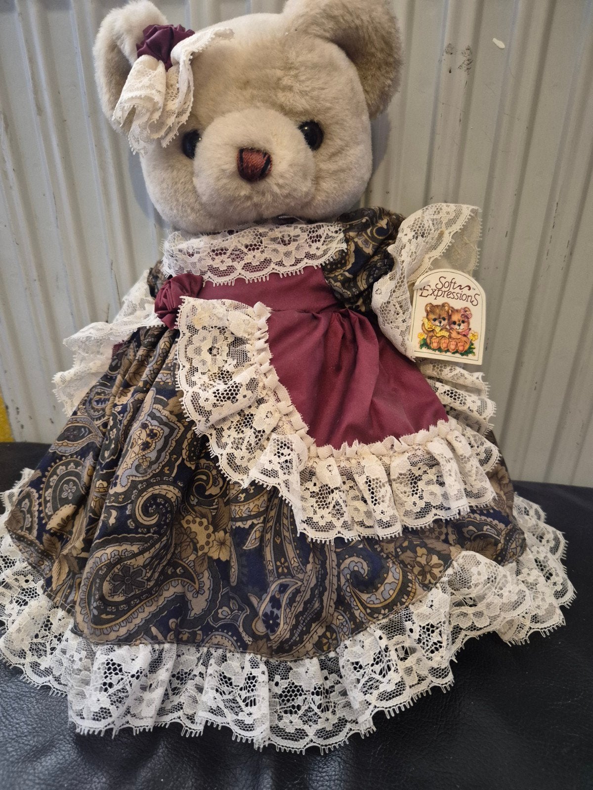Soft Expressions Teddybeer in Victoriaanse Jurk 35 cm hoogte, Verzamelen, Ophalen of Verzenden
