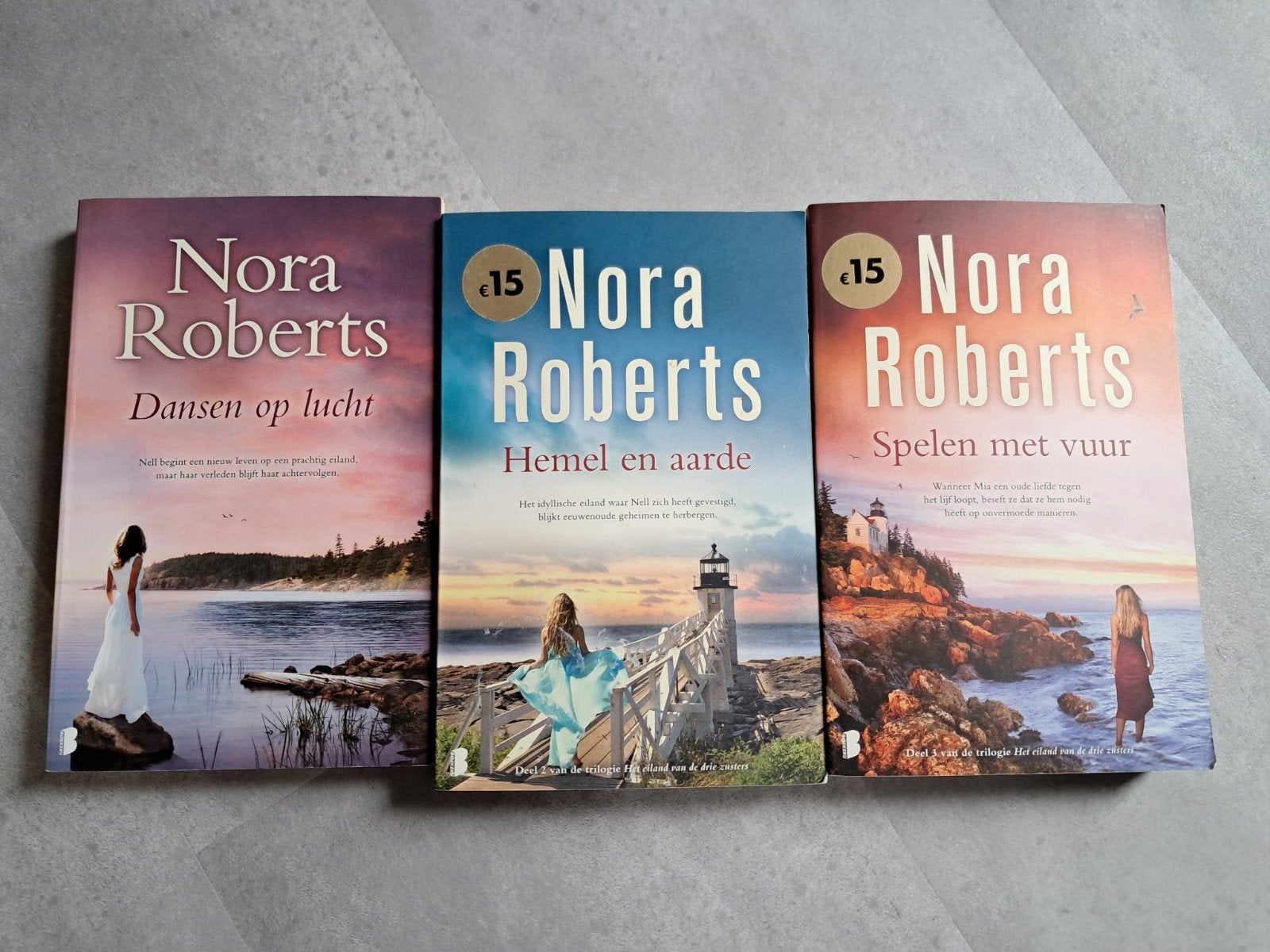Nora Roberts. Trilogie Het eiland van de drie zusters., Boeken, Ophalen of Verzenden, Gelezen, Nora Roberts