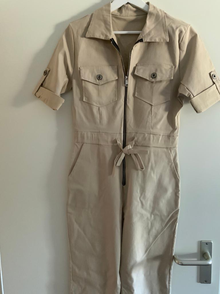 Jumpsuit, Ophalen of Verzenden, Zo goed als nieuw, Maat 38/40 (M), Beige