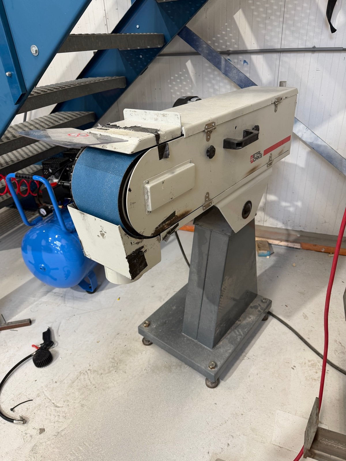 Metal Works Bandschuurmachine met afzuiging, Ophalen