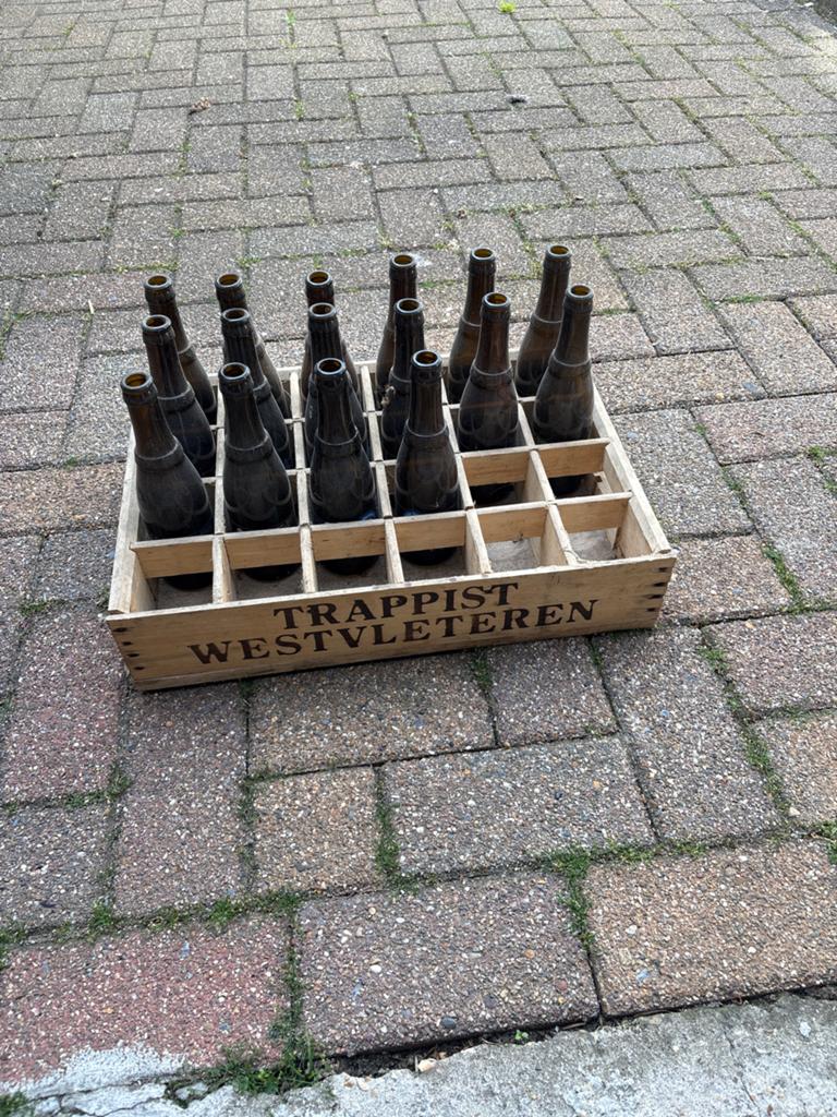 Trappist Westvleteren bierkrat met flessen, Verzamelen, Ophalen, Gebruikt
