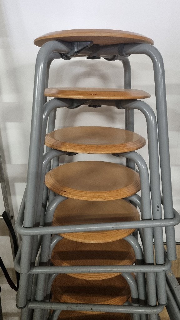 Stevige Krukken, stapelbaar., Huis en Inrichting, Ophalen, Gebruikt, Hout