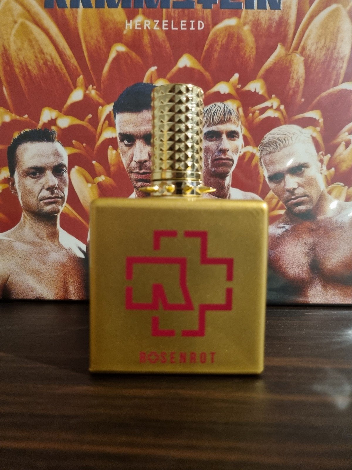 Rammstein Rosenrot Intense Eau de Parfum 100ml, Sieraden, Tassen en Uiterlijk, Verzenden, Zo goed als nieuw