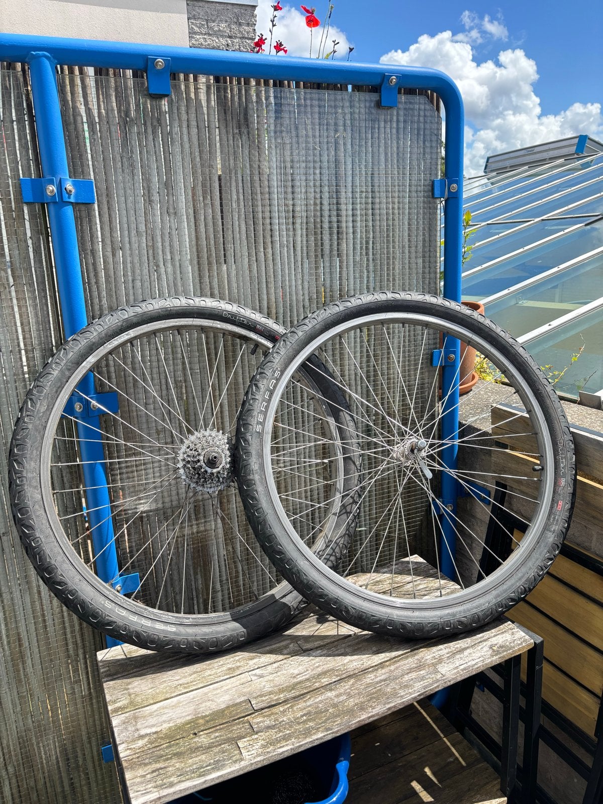 26" MTB Wielset met Shimano Exage naven en Serfas banden, Ophalen of Verzenden, Gebruikt, Mountainbike, Wiel