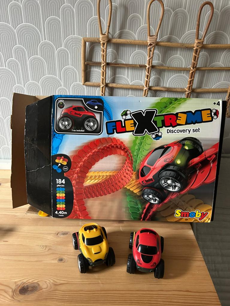 Smoby Flextreme autobaan + uitbreiding + extra auto, Kinderen en Baby's, Speelgoed | Racebanen, Ophalen, Handmatig, Overige merken