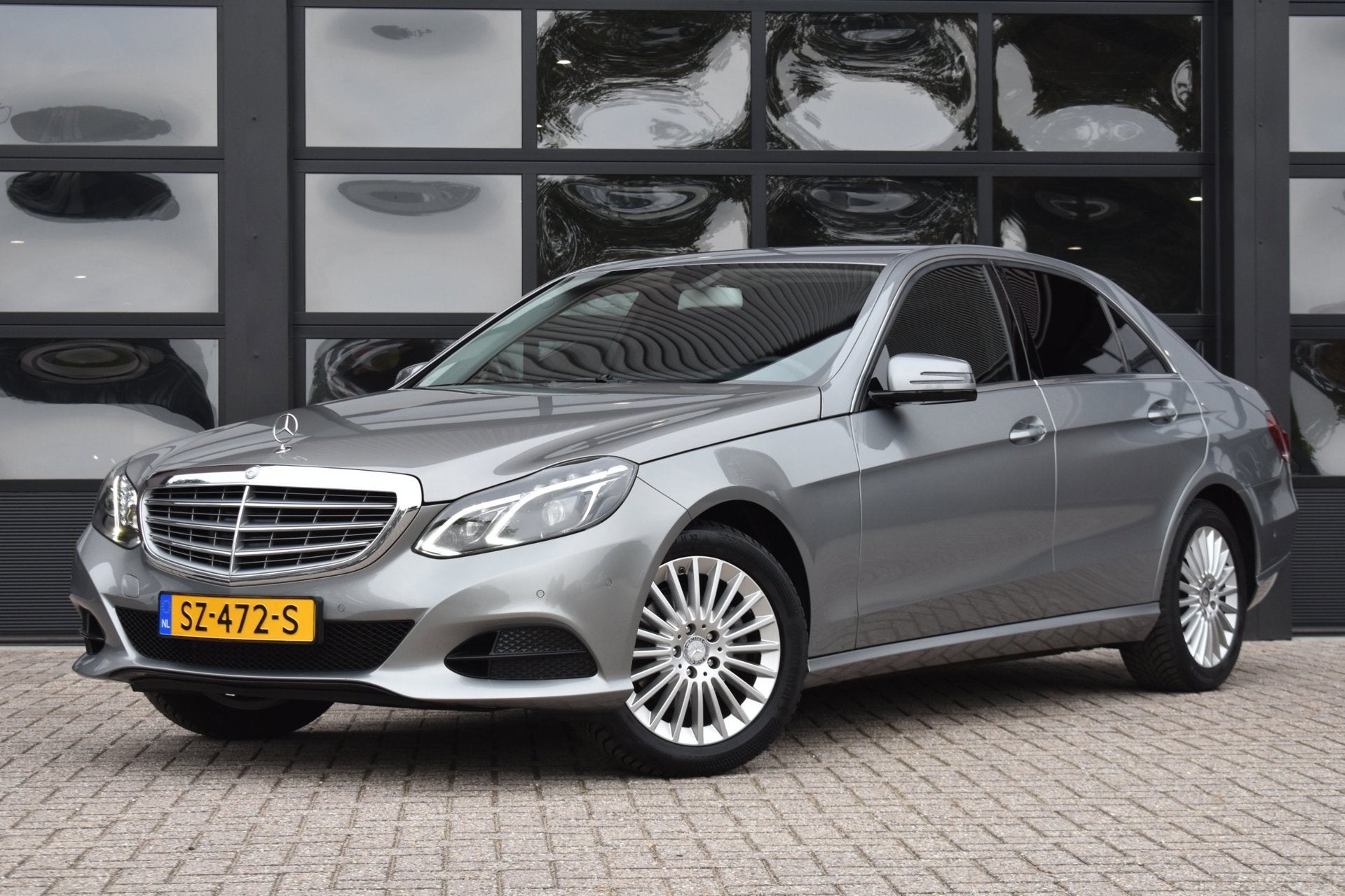 Mercedes-Benz E-klasse 200 Ambition '13 LED Clima Navi Cruis, Auto's, Automaat, Gebruikt, 4 cilinders, Bedrijf