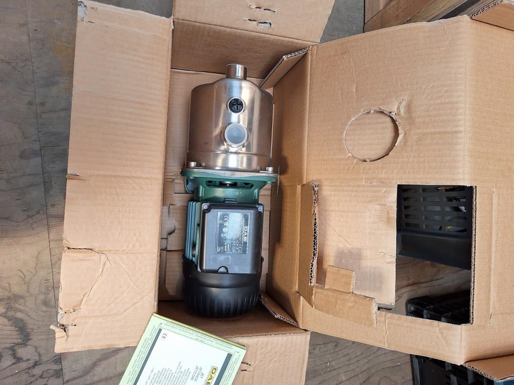 Zelfaanzuigende pomp, Tuin en Terras, Ophalen of Verzenden, Nieuw, Elektrisch