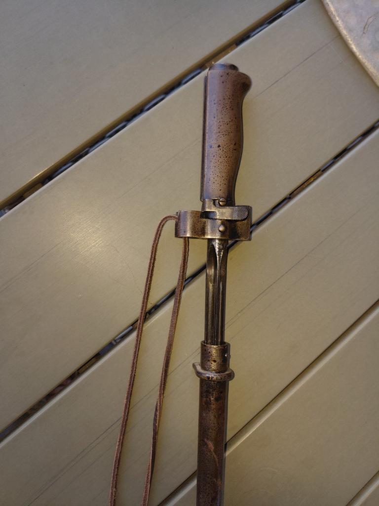 Antieke bajonet met schede en lederen riem, Verzamelen, Ophalen of Verzenden