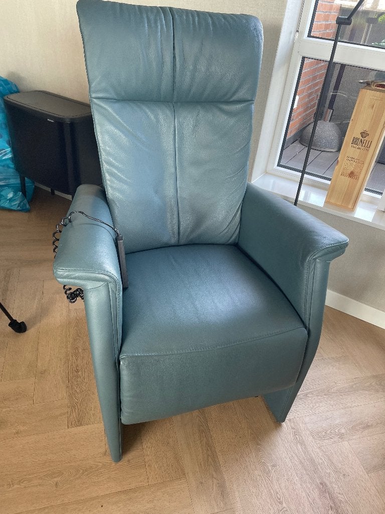 Sta op stoel. Relax stoel, Huis en Inrichting, Stoelen, Ophalen, Blauw, Leer, Zo goed als nieuw