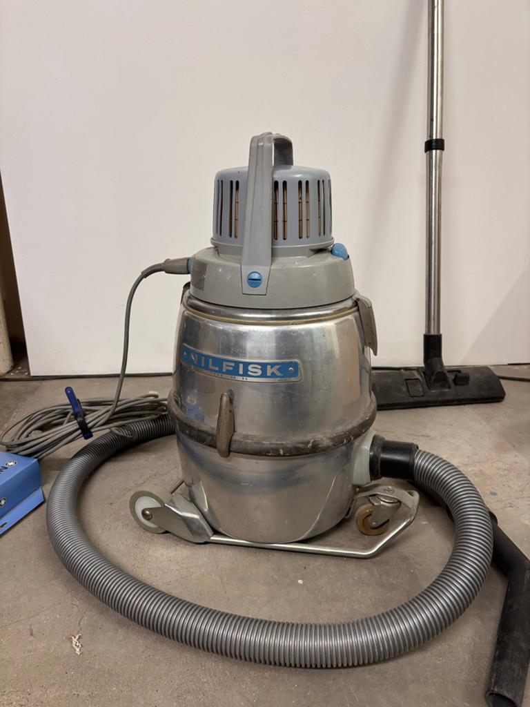 Nilfisk CS80 Industriële Stofzuiger - Krachtig en Duurzaam, Stofzak, Ophalen of Verzenden, Zo goed als nieuw, Industriële stofzuiger