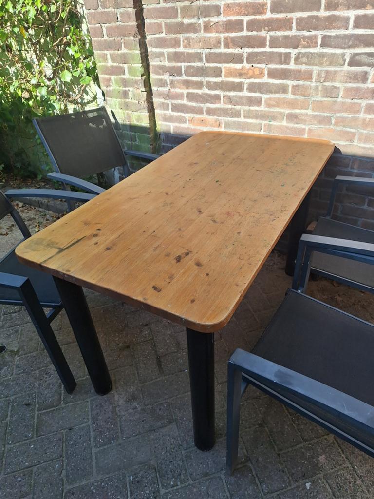 Houten tafel met zwarte stalen poten - 130x70 cm, Huis en Inrichting, Tafels | Eettafels, Overige houtsoorten, Gebruikt, 100 tot 150 cm