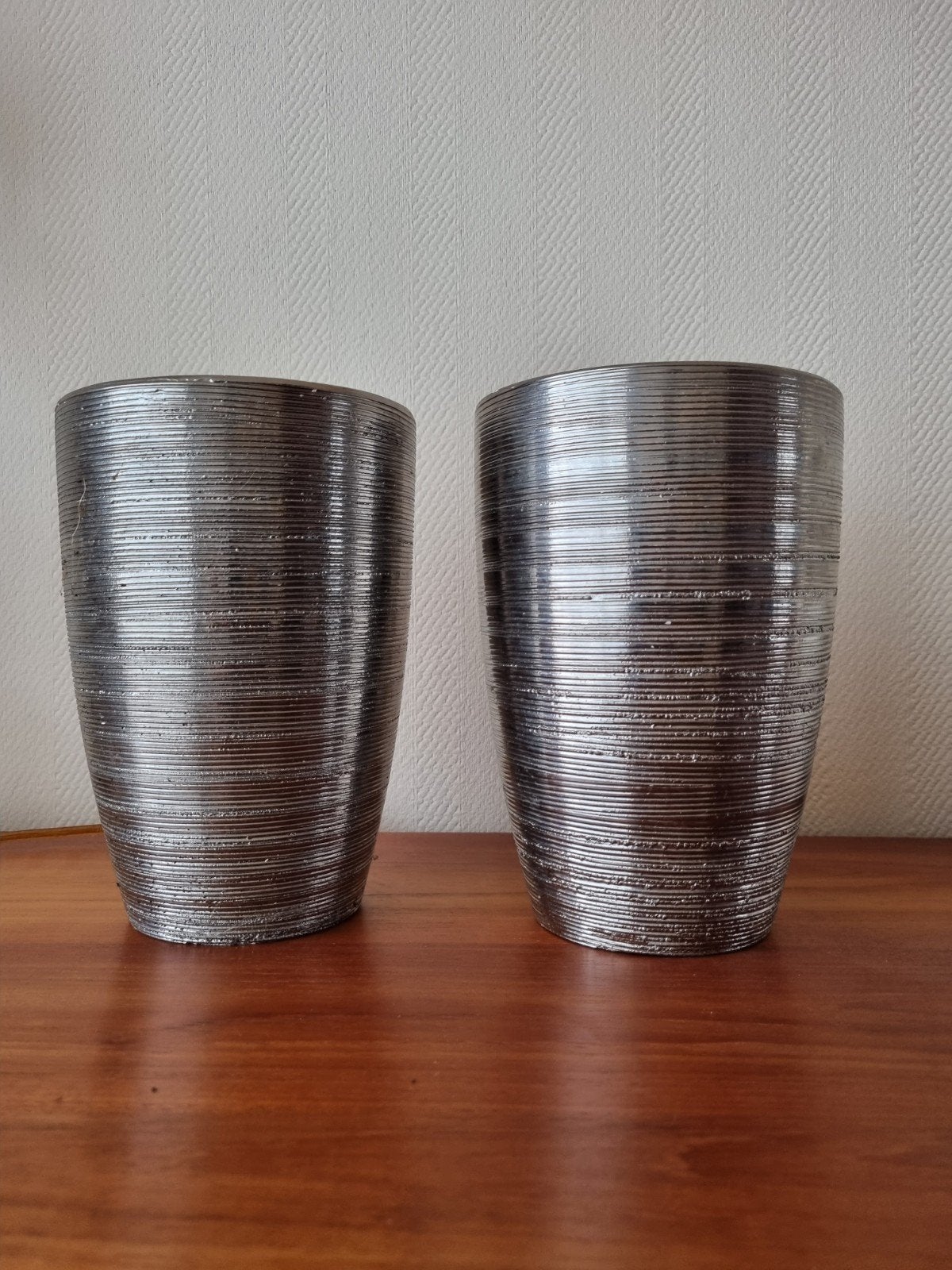 2 mooie potten voor plant of bloemen, Ophalen, Rond, Aardewerk, Minder dan 40 cm