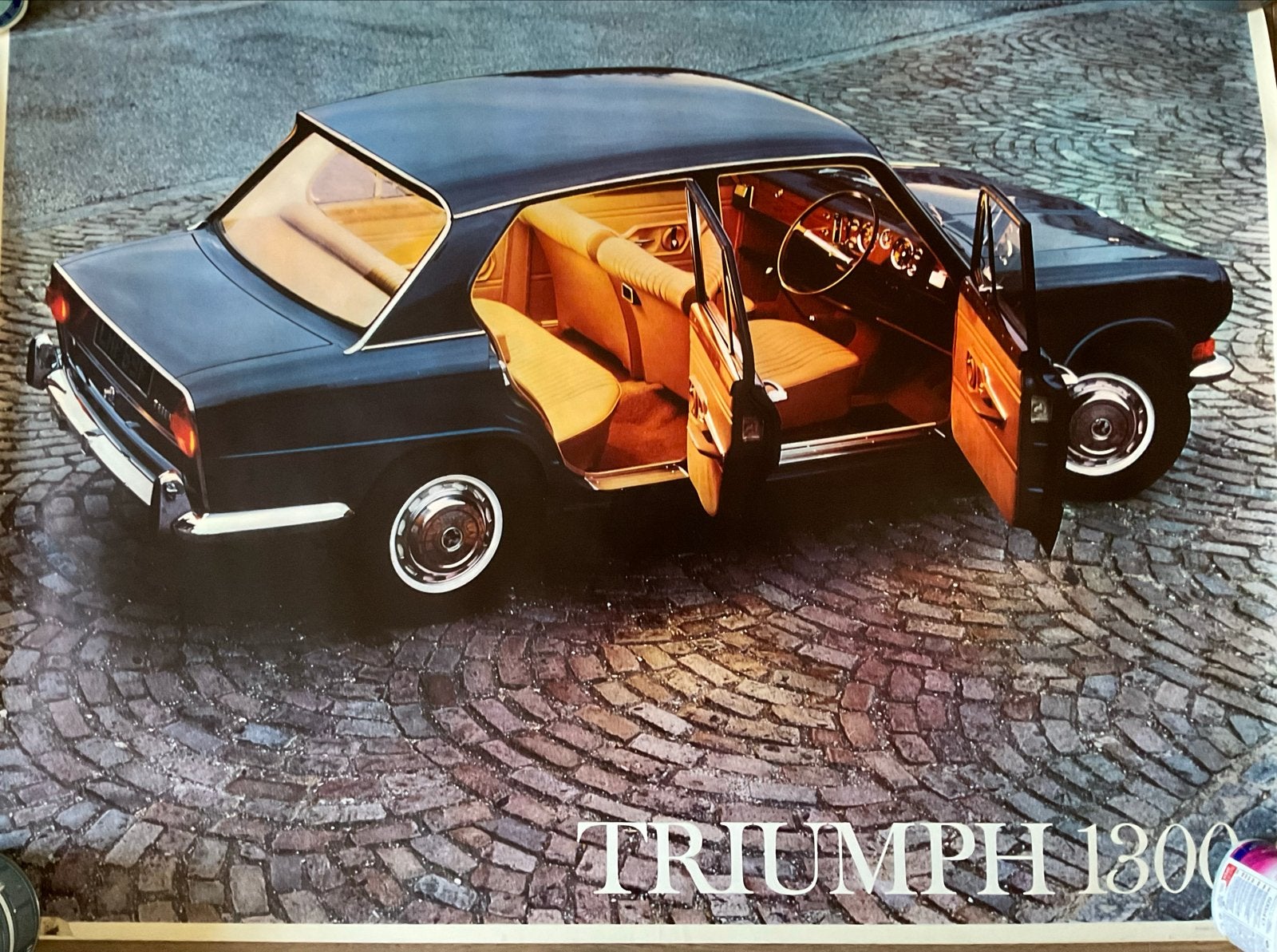 Vintage Poster Triumph 1300 Auto Reclame, Gebruikt, Rechthoekig Liggend, Ophalen of Verzenden, A1 t/m A3