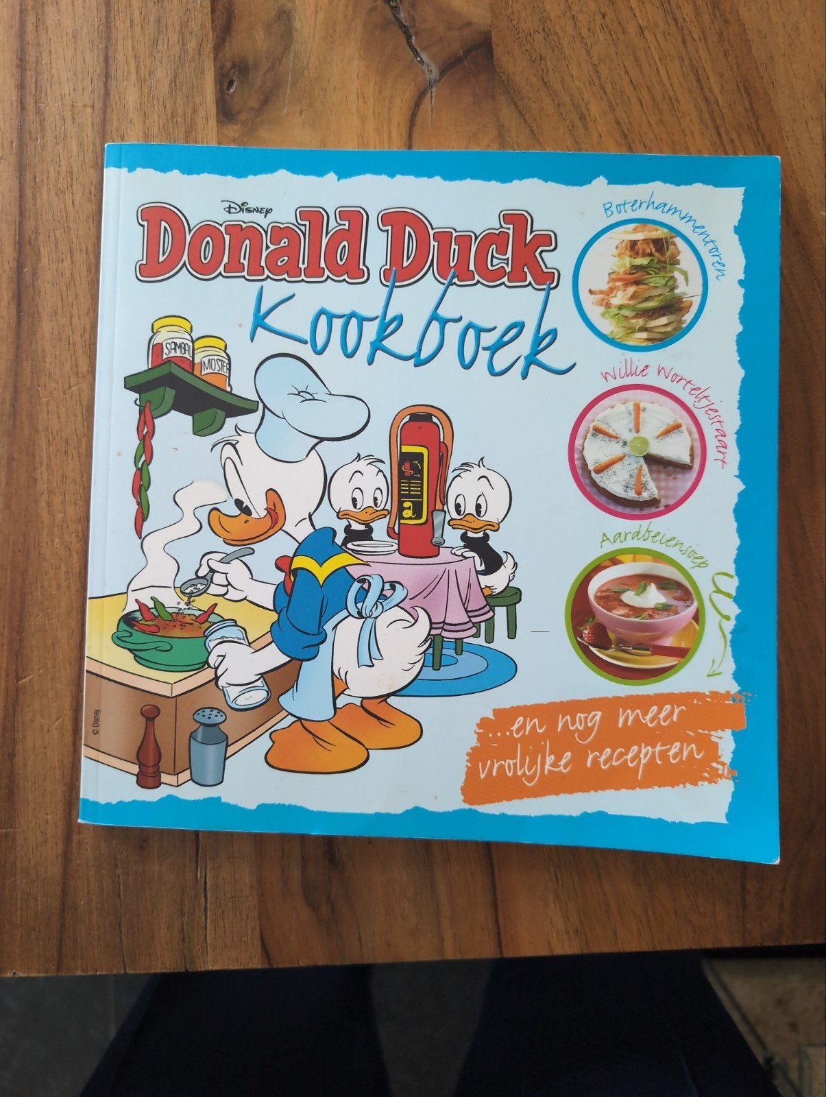 Donald Duck Kookboek: Vrolijke recepten voor jong en oud, Boeken, Voorgerechten en Soepen, Ophalen of Verzenden, Zo goed als nieuw