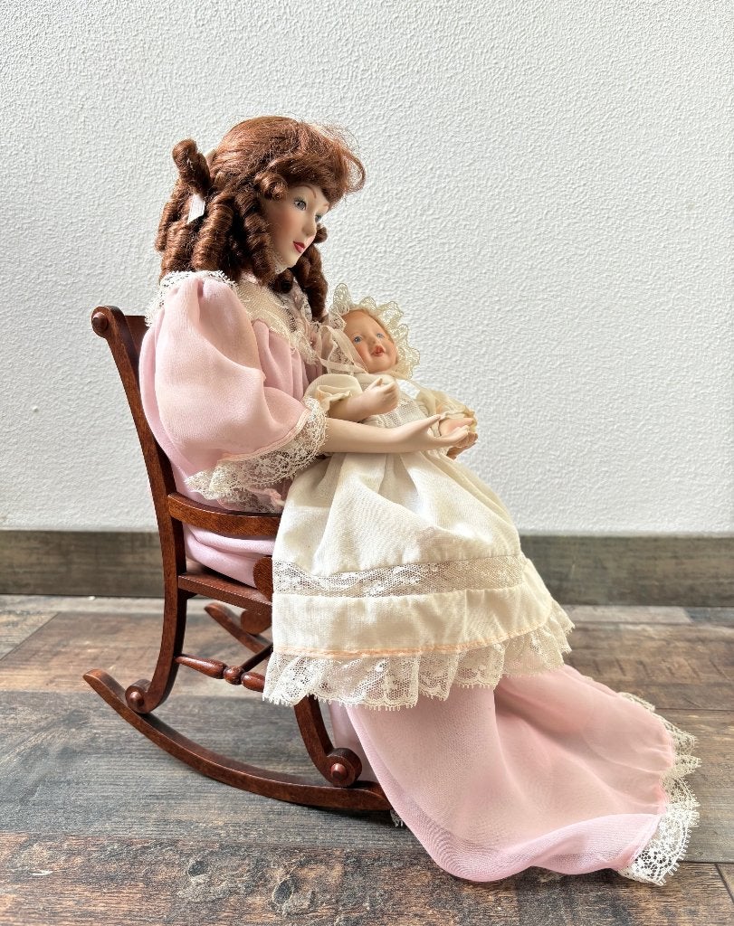 Sandra Kuck Pop Lullaby Baby Schommelstoel 36 cm 1989, Ophalen, Zo goed als nieuw, Pop