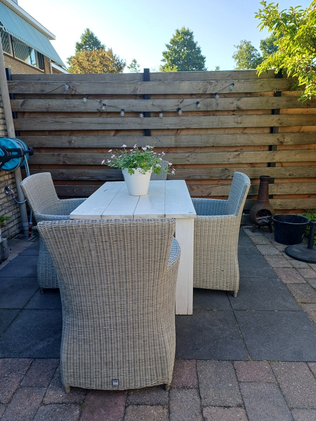 2 tuinstoelen met zwart kussen, Tuin en Terras, Ophalen, Gebruikt, Kunststof