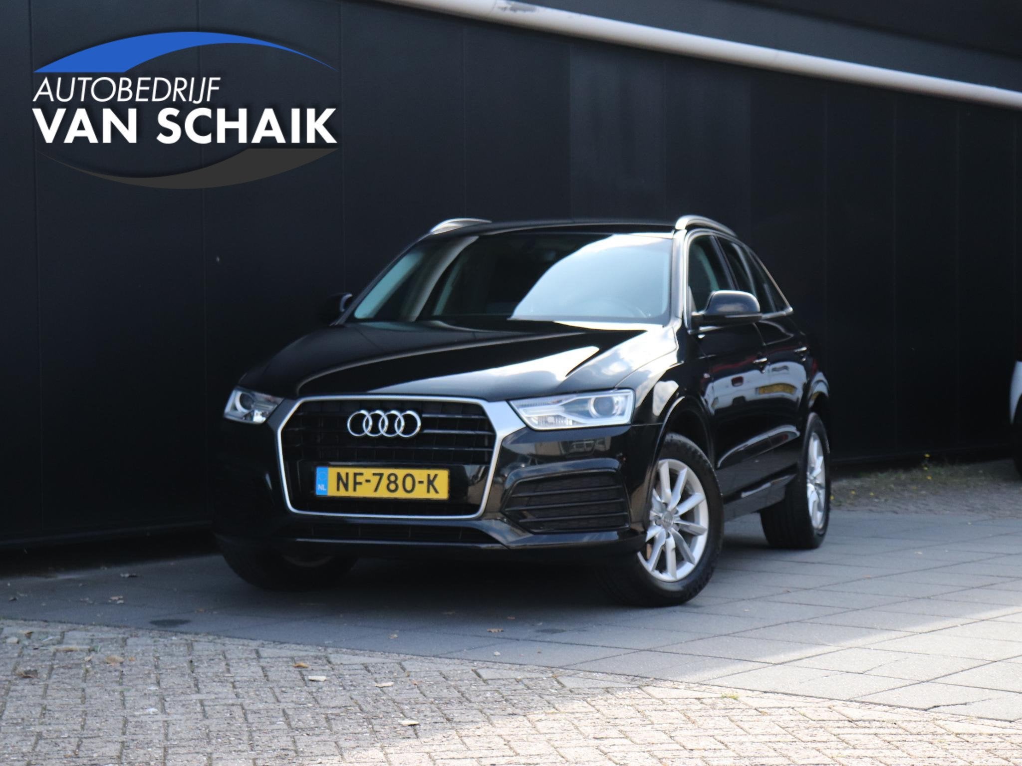 Audi Q3 1.4 TFSI CoD Adrenalin | AUT. | PDC | TREKHAAK | NAV, 4 cilinders, 150 pk, Zwart, Origineel Nederlands