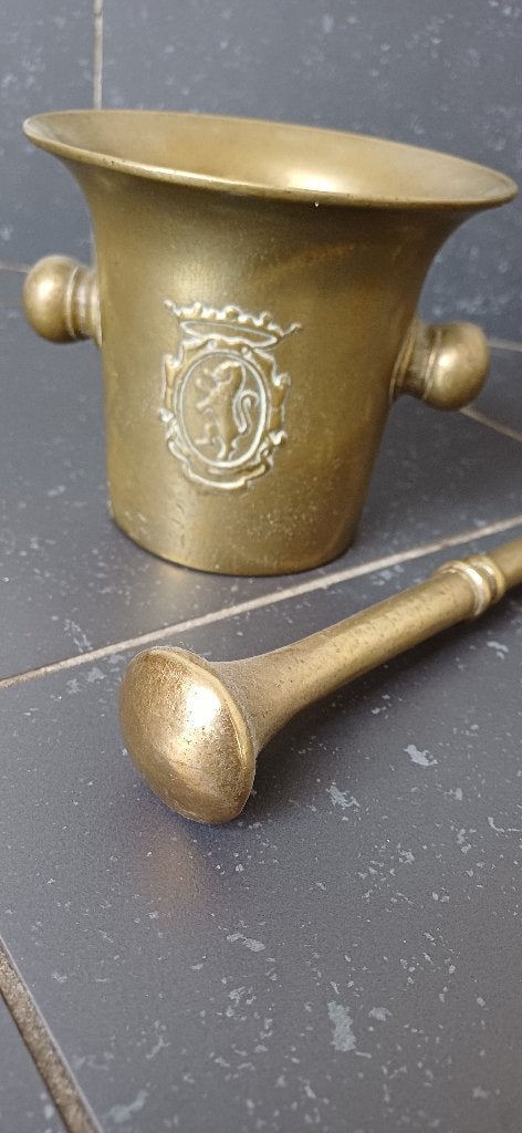 Dit is een antieke messing vijzel met stamper., Ophalen of Verzenden, Koper