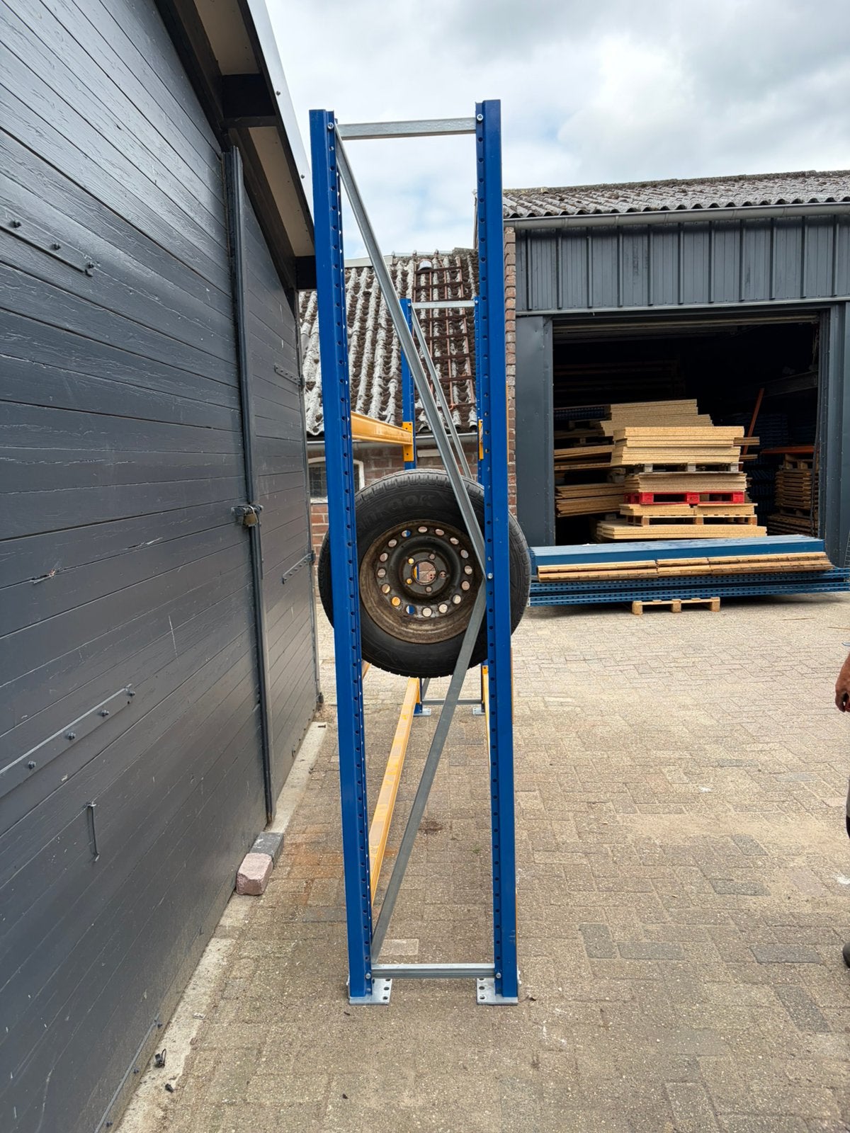 Nette zware bandenstelling stelling grote partij, Ophalen