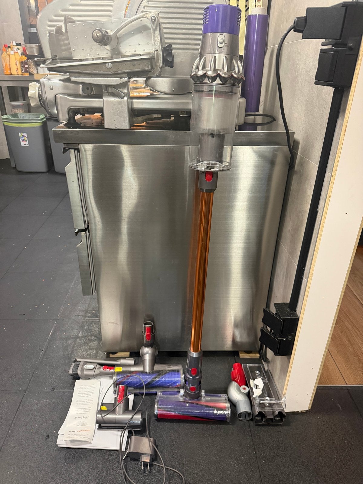 Dyson V10 Cyclone Steelstofzuiger - Zo goed als nieuw, Draadloos, Ophalen of Verzenden, Zo goed als nieuw, Dyson