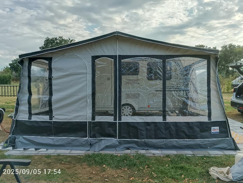 Bijna nieuw voortent!, Caravans en Kamperen, Ophalen, Nieuw, Dorema